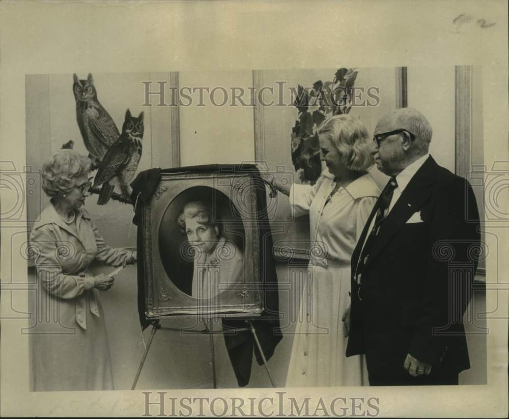 1977 Portrait of Estelle Carr Hubbard, past president Spring Fiesta - Historic Images