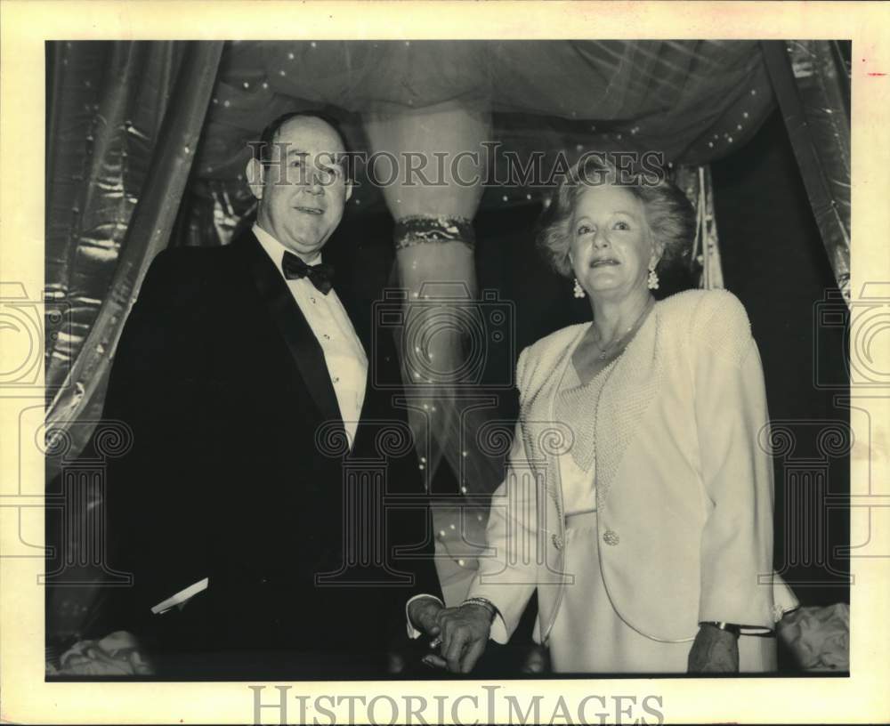 1993 Bob &amp; Claire Howson, head of McDermott - Historic Images