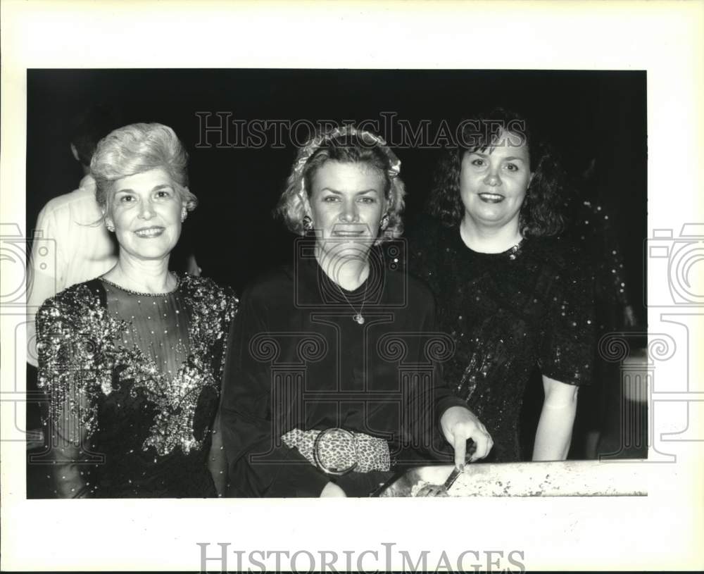 1993 Press Photo Joan Howes, Cathie Appuzzo, Jane Sherman, Cotillion at the Park - Historic Images