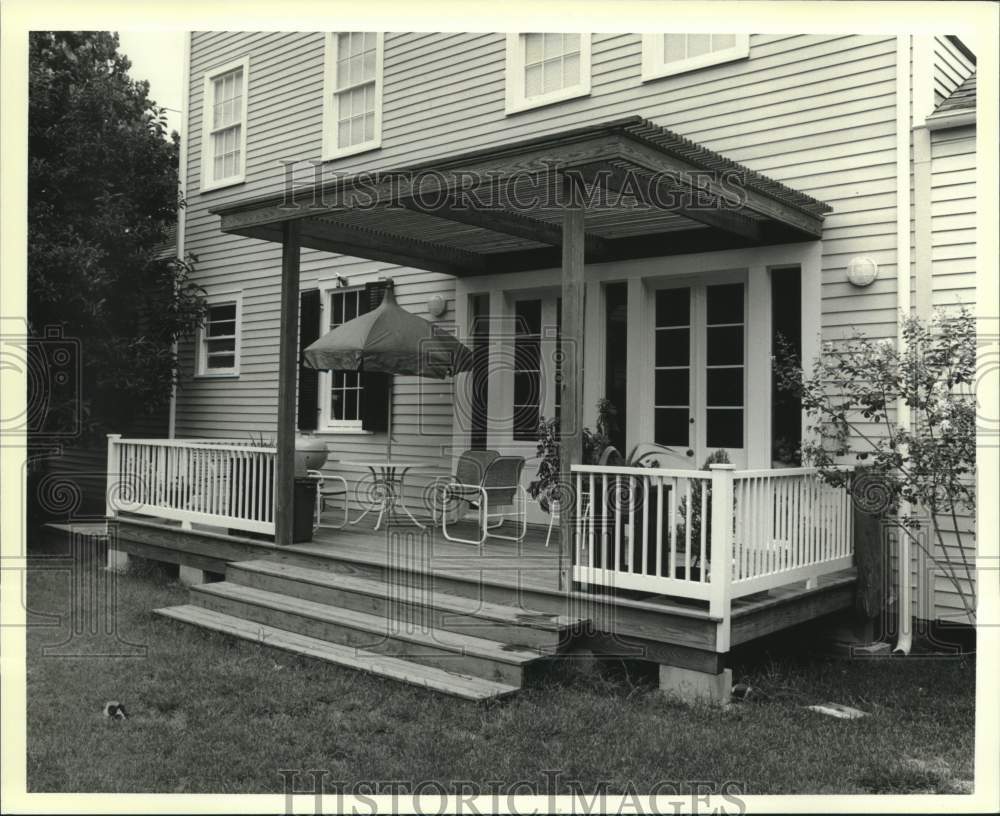 1986 Press Photo New Orleans Housing - Owner Built Deck in Uptown - Historic Images