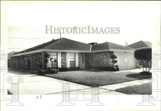 1988 Press Photo New Orleans Housing - House at 2717 DeBouchel Blvd., Metairie - Historic Images