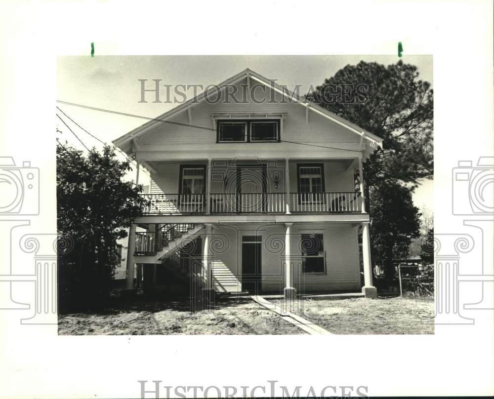 1988 Wood-framed house located at 220 Central Ave. in Jefferson - Historic Images