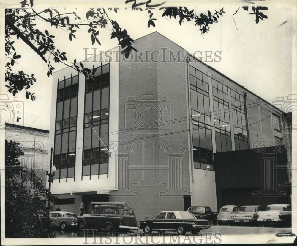 1966 Housing Authority of New Orleans building at 524 Camp Street - Historic Images