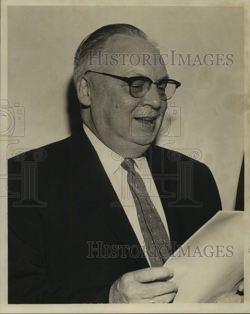 1962 Press Photo Businessman Louis Hollis at Citizen&#39;s Council Meeting - Historic Images