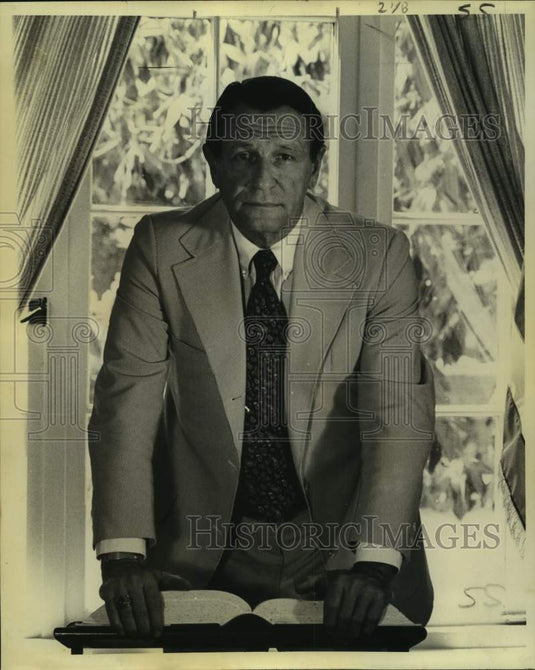 1976 Dr. John R Hubbard, president University of Southern California - Historic Images