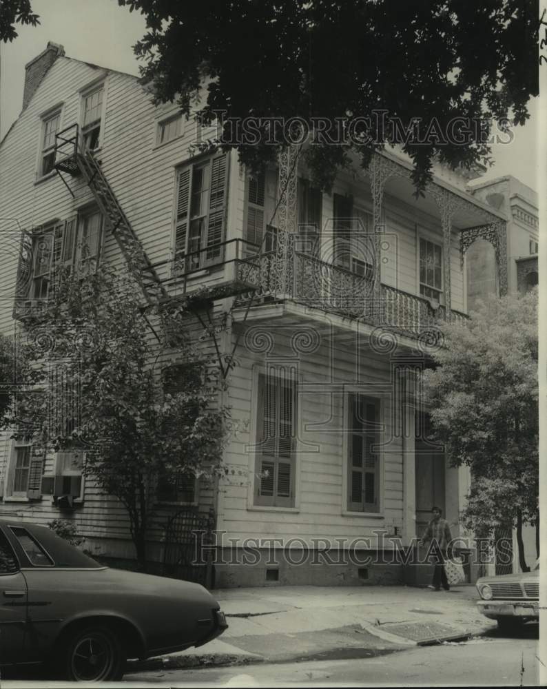 1975 Old House at 922 Esplanade Avenue is Typical of New Orleans - Historic Images