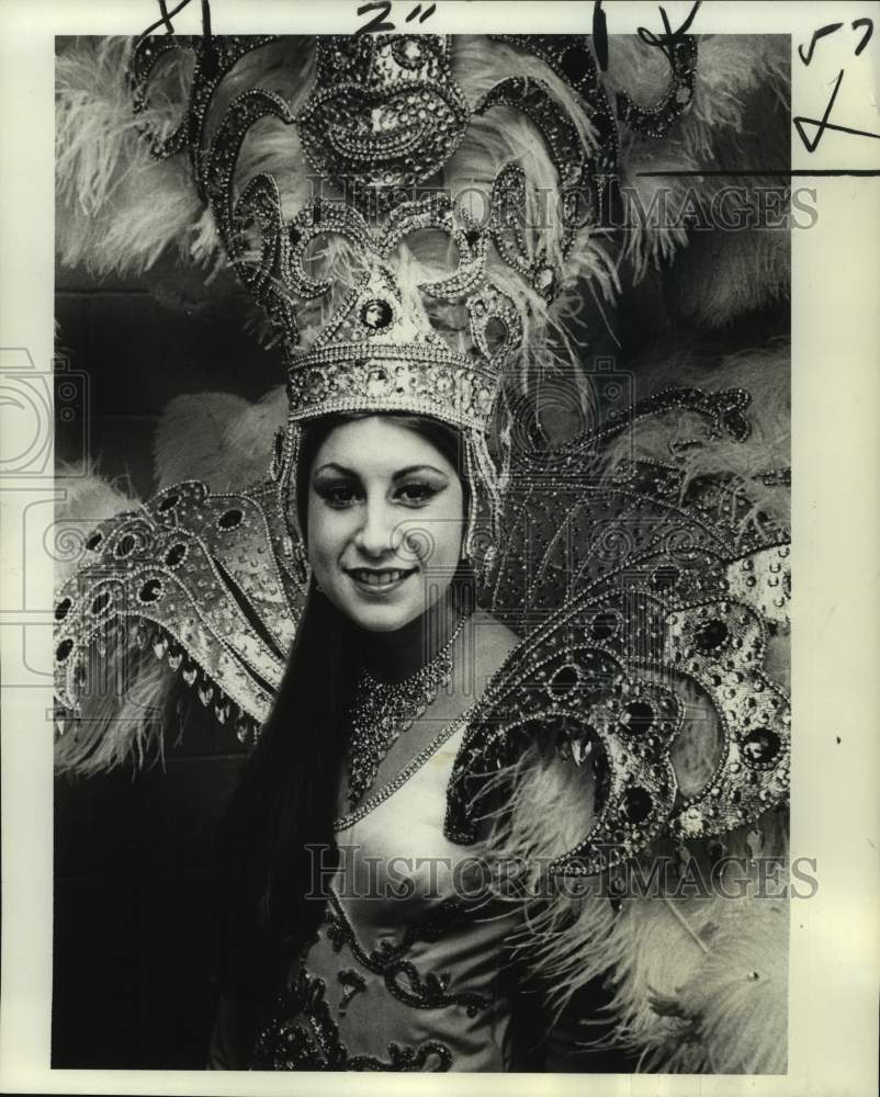 1978 Garnet Marie Hill, queen of Carnival ball of Krewe of Jupiter - Historic Images