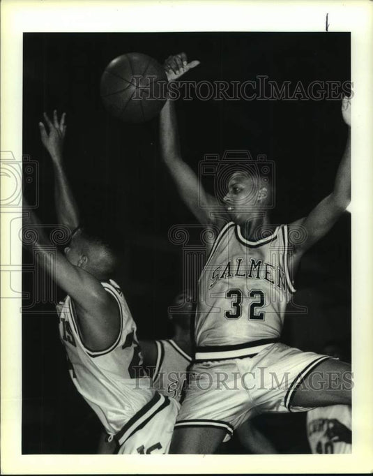 1991 Press Photo Basketball Game Featuring