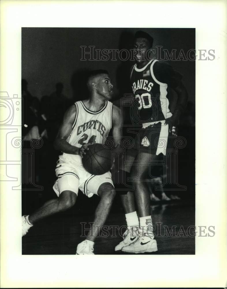 1991 Keenan Hurst and Dana Gasery Compete in High School Basketball - Historic Images