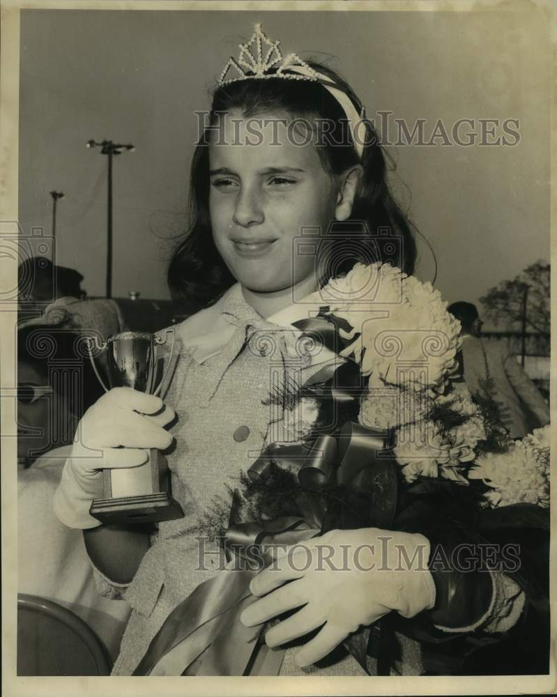 1964 Press Photo Annunciation club Boosters Queen Janet Hill - nob39180- Historic Images