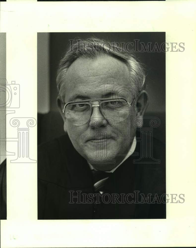 1986 Oakdale Immigration Judge Edwin Hughes - nob39211 - Historic Images