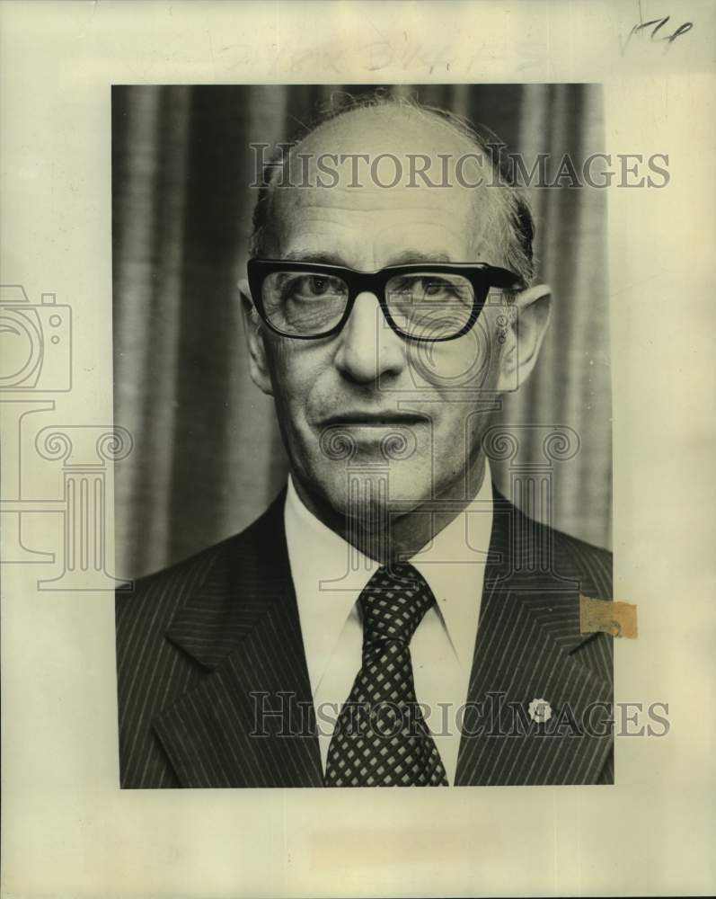 1977 Homer Huhn Jr. named new ruler in Elks vote. - Historic Images