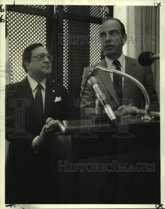 1980 Ernest Morial and Luther H. Hodges Jr. at Plimsoll Club - Historic Images