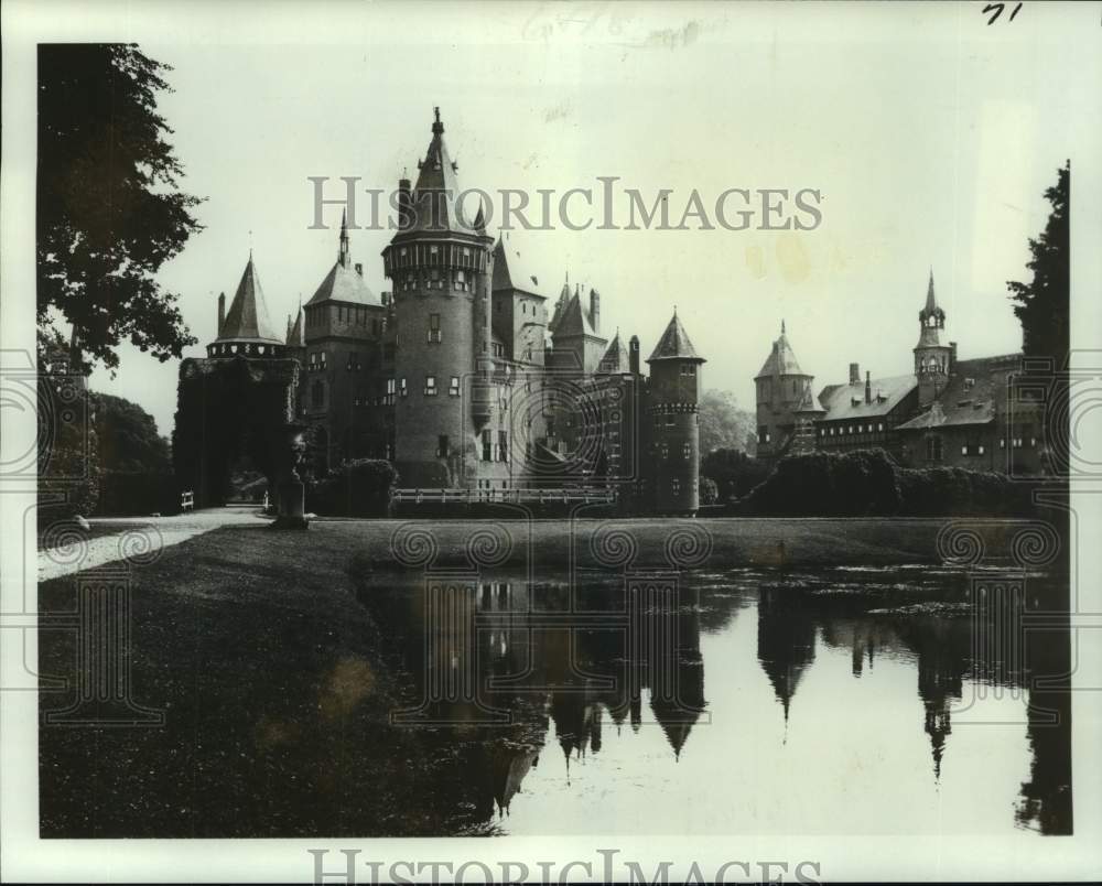 1979 Press Photo Castle and tranquil water in Holland - nob39566 - Historic Images