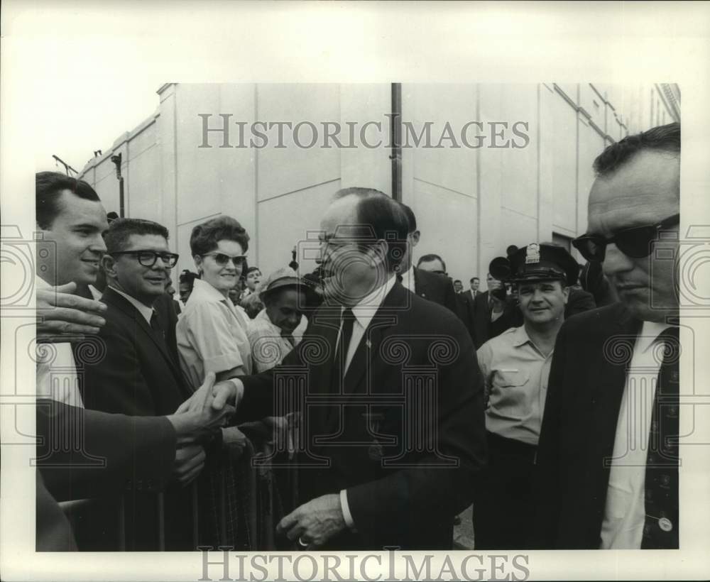 1968 Vice President Hubert Humphrey greeted by crowd - Historic Images