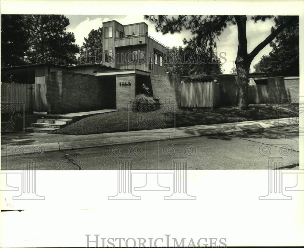 1987 Housing - House at #1 Rail Street in New Orleans - Historic Images