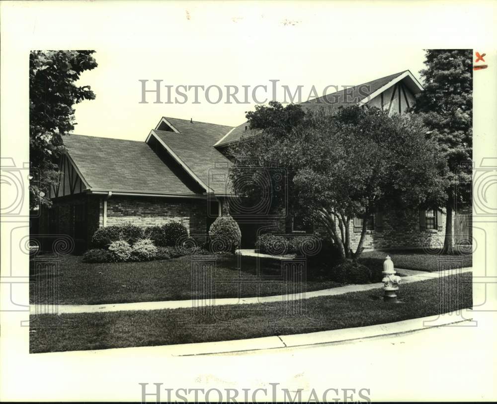 1988 Housing - House located at #25 Rue Dijon in Kenner - Historic Images