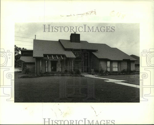 1985 Housing - House at 4950 Oak Alley Boulevard in Marrero - Historic Images