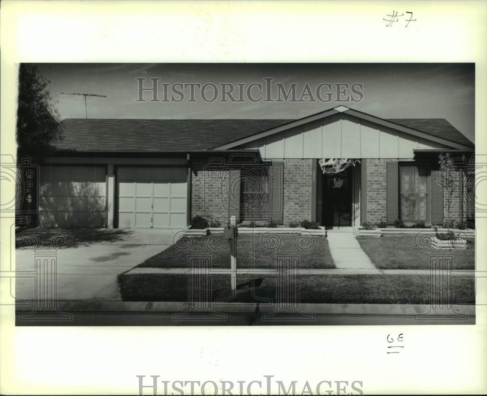 1999 Housing - Historic Images