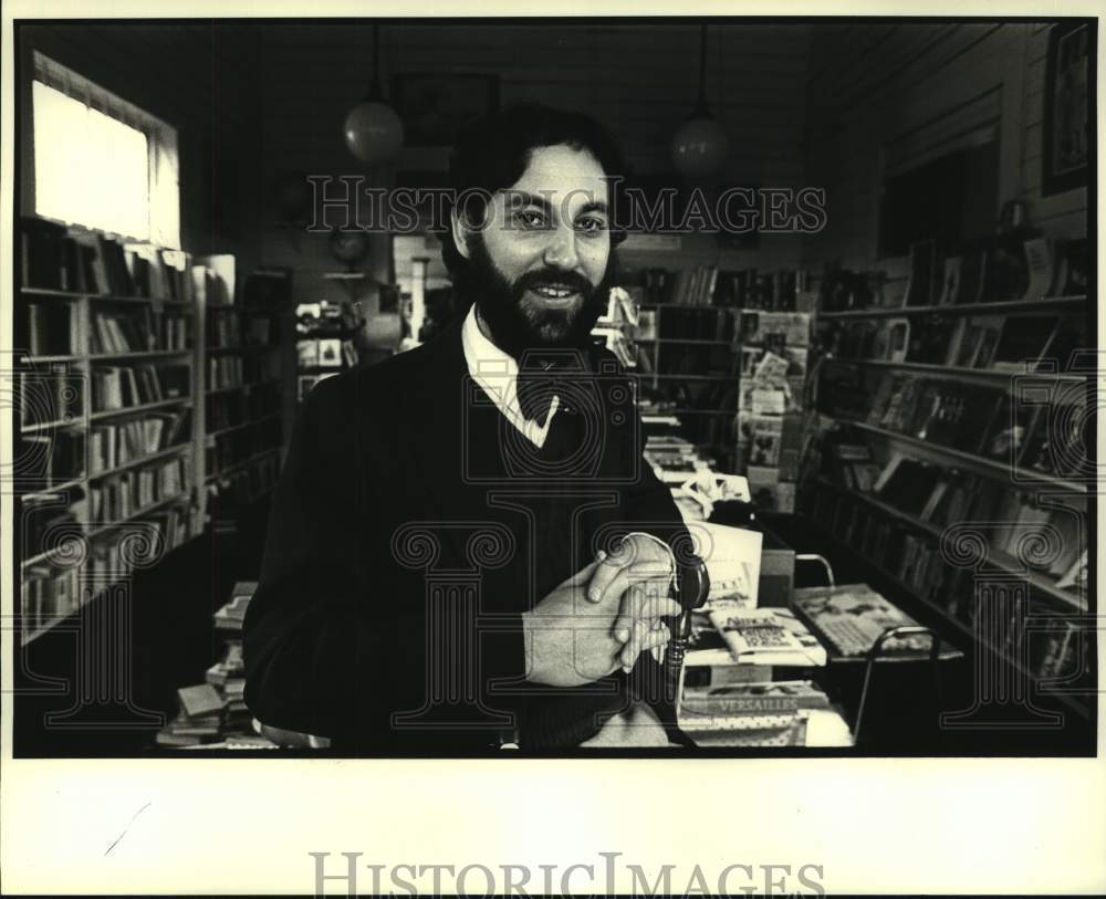 1983 Author Roy Hoffman at deVille&#39;s Book, 7221 Zimple - Historic Images