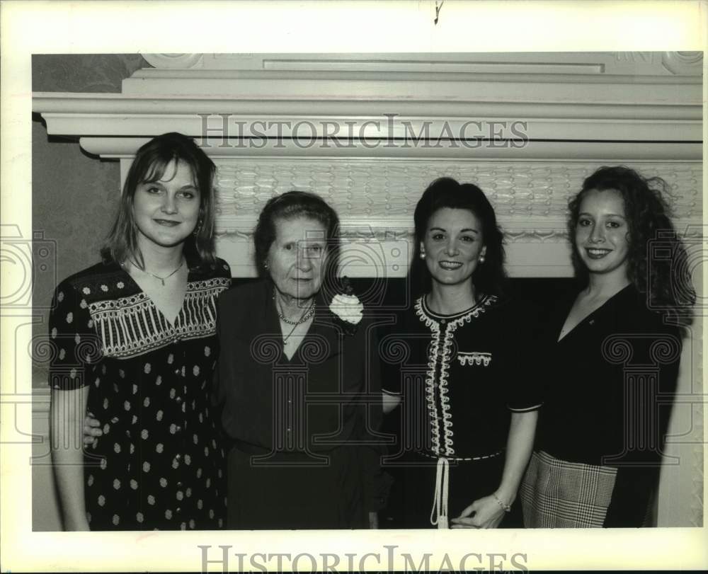 1995 Chi Omega Sorority Members&#39; Reunion - Historic Images