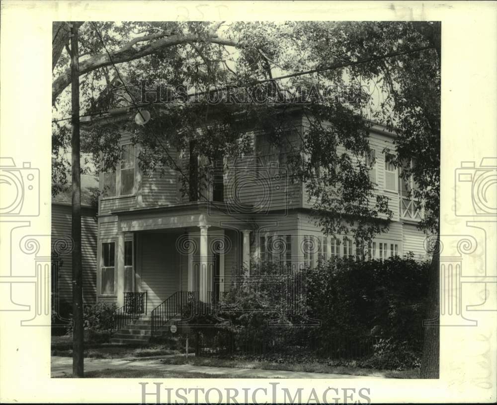 1985 Housing - The property at 1220 Henry Clay Ave. in New Orleans - Historic Images