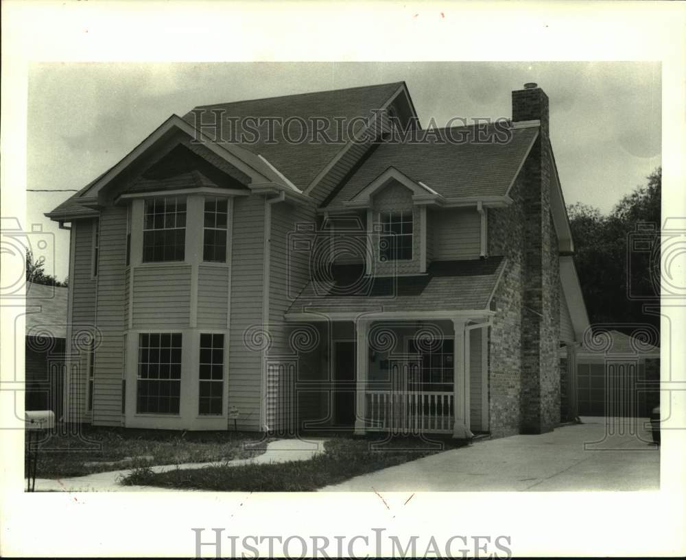 1985 Housing - The property at 3813 Metairie Heights Ave. in Metaire - Historic Images