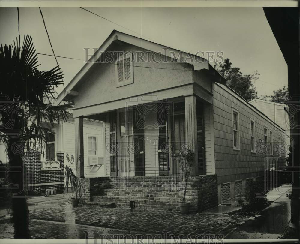 1983 Housing - Exterior of a New Orleans Shot Gun Home - Historic Images