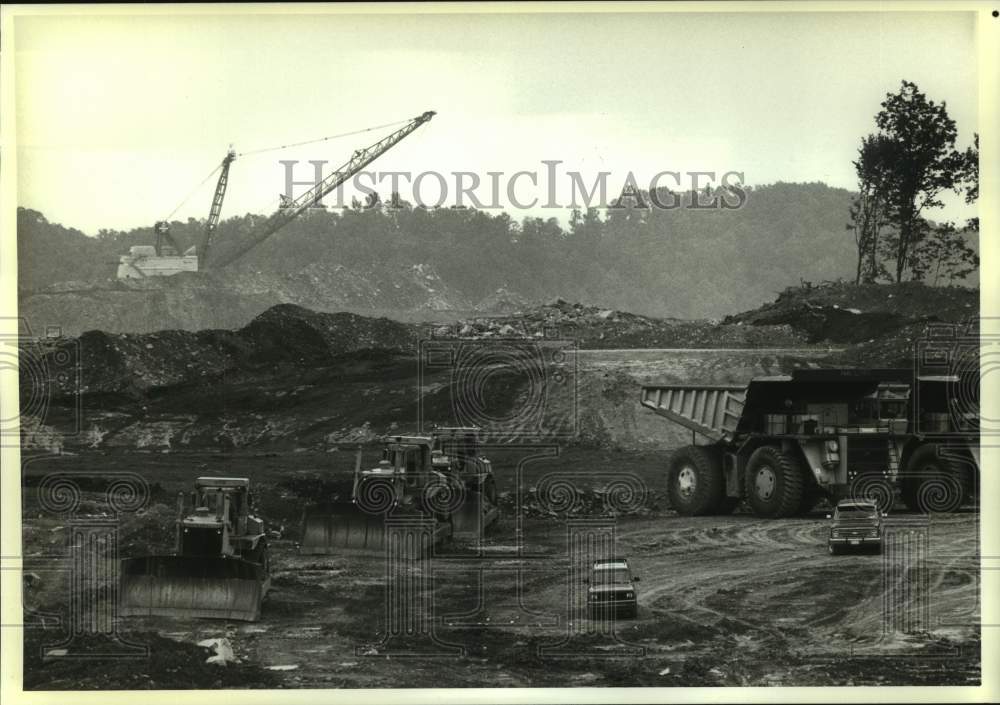 1989 Bulldozers &amp; trucks at the Hobet Mining Inc. near Madison W.V. - Historic Images