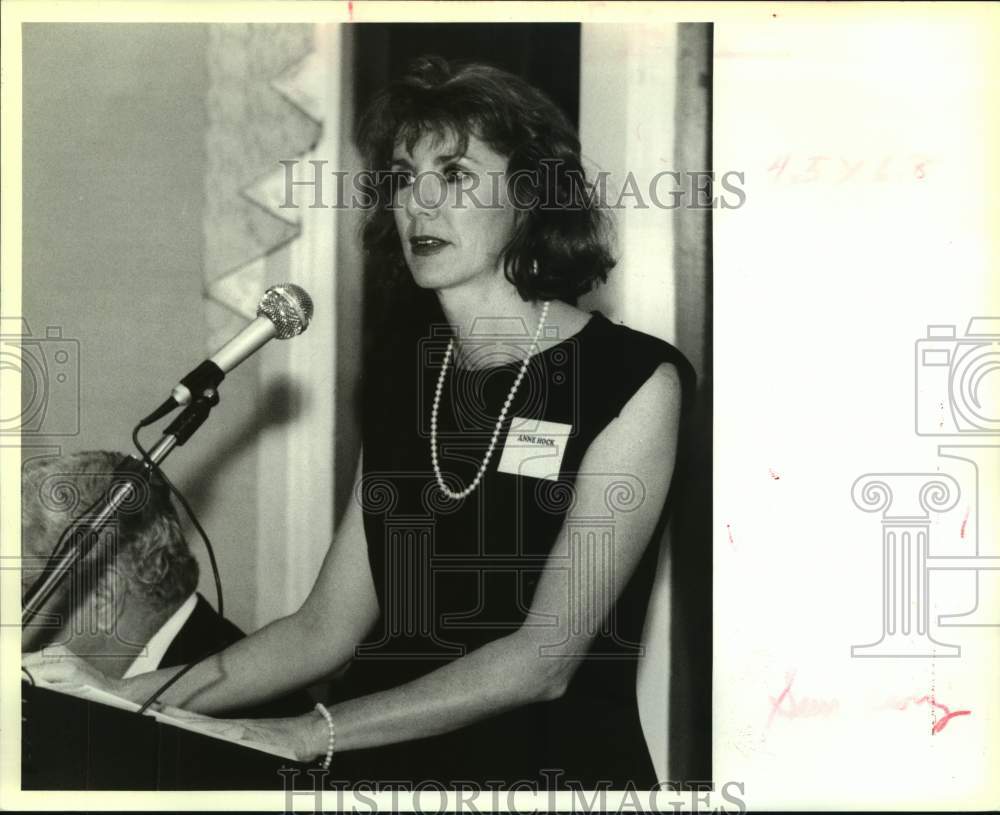 1992 Anne Hock gives speech at Economic Foundation banquet - Historic Images