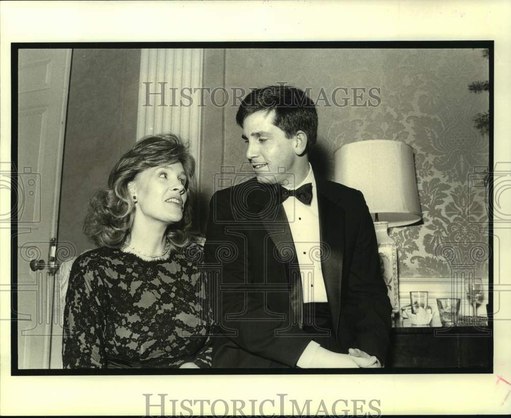 1989 Laurie Hodges with fiancee Pierre F. Lapeyre, Jr. - Historic Images