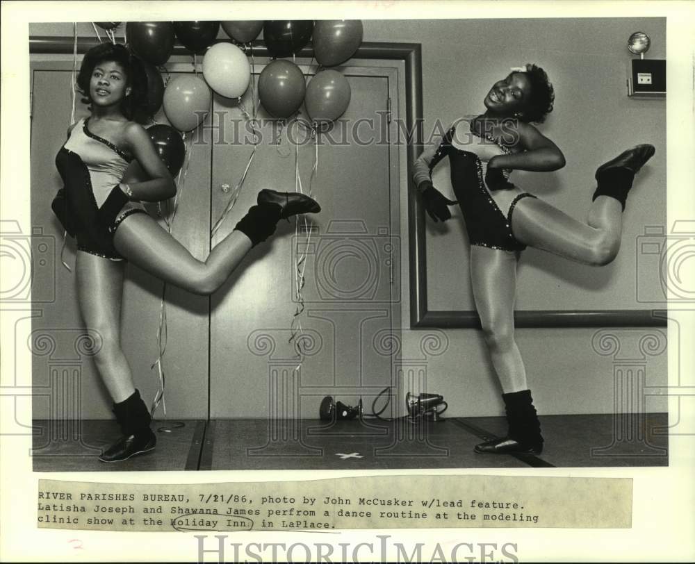 1986 Press Photo Latisha Joseph &amp; Shawana James perform at Holiday Inn, LaPlace - Historic Images