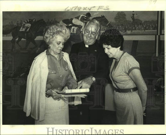 1986 Press Photo Top planners of St. Jude Fiesta at Fair Grounds Clubhouse - Historic Images