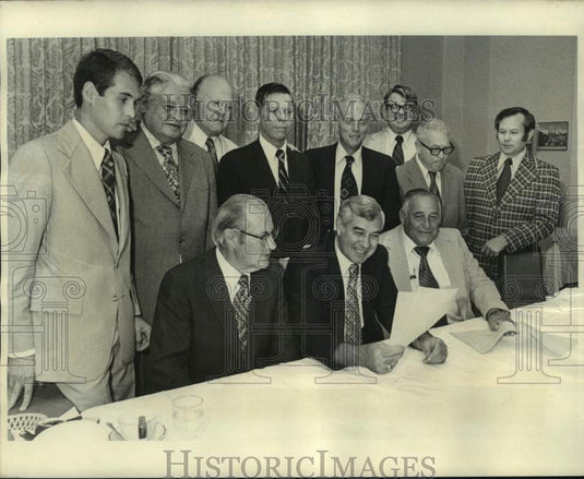 Press Photo Good Provider Committee members to visit various sections of state - Historic Images