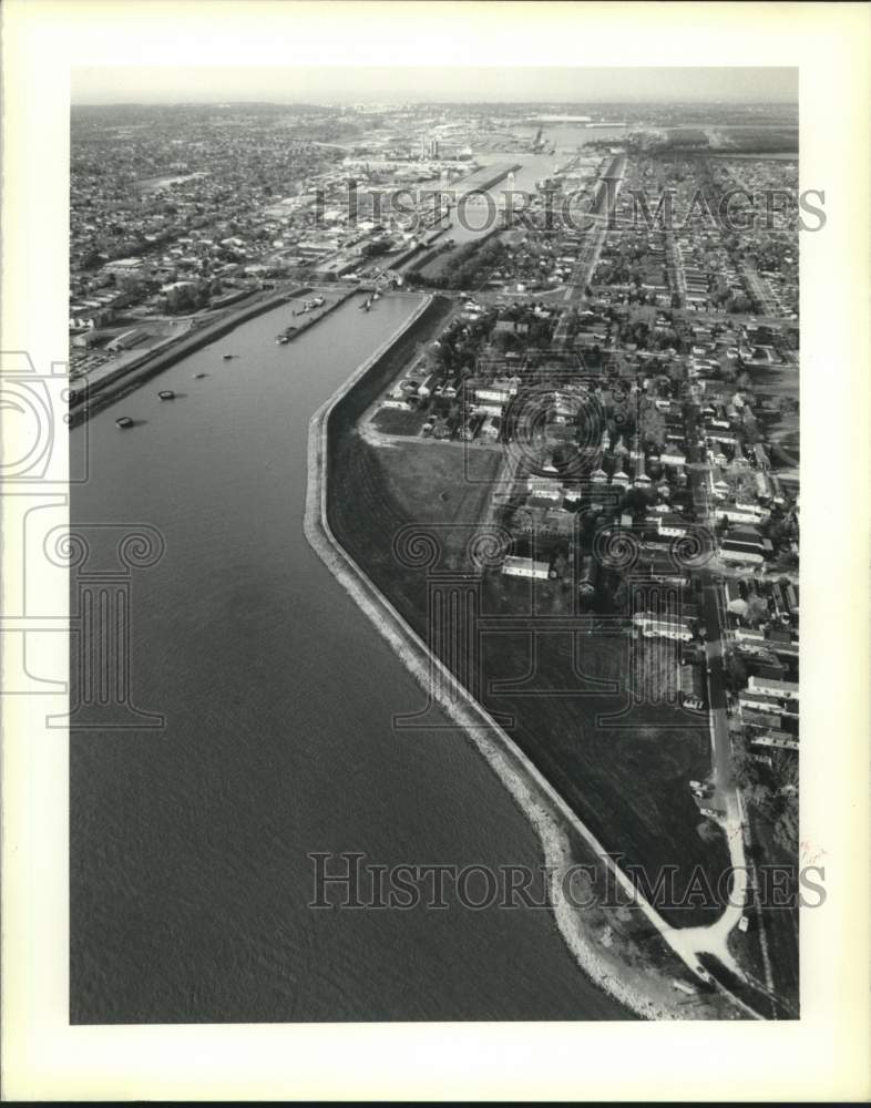 1990 Press Photo Aerial view of Industrial Canal near St. Claude Avenue - Historic Images