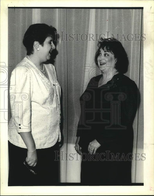 1990 Press Photo Gates of Prayer - Gail Pesses and Liz Jacob - Historic Images