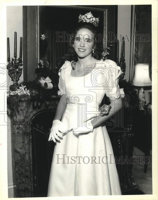 1993 Press Photo Elizabeth Lee Jahncke at Squires event - Historic Images