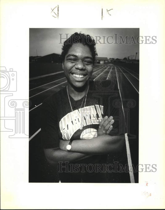 1992 Press Photo Shantrella Ingram of Hahnville High School track & field - Historic Images