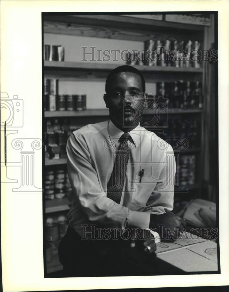 1988 Press Photo Rev. Monsignor Howard H. Hotard, Jr. in his office - Historic Images