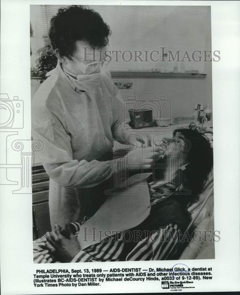 1989 Press Photo Doctor Michael Glick, a dentist at Temple University - Historic Images