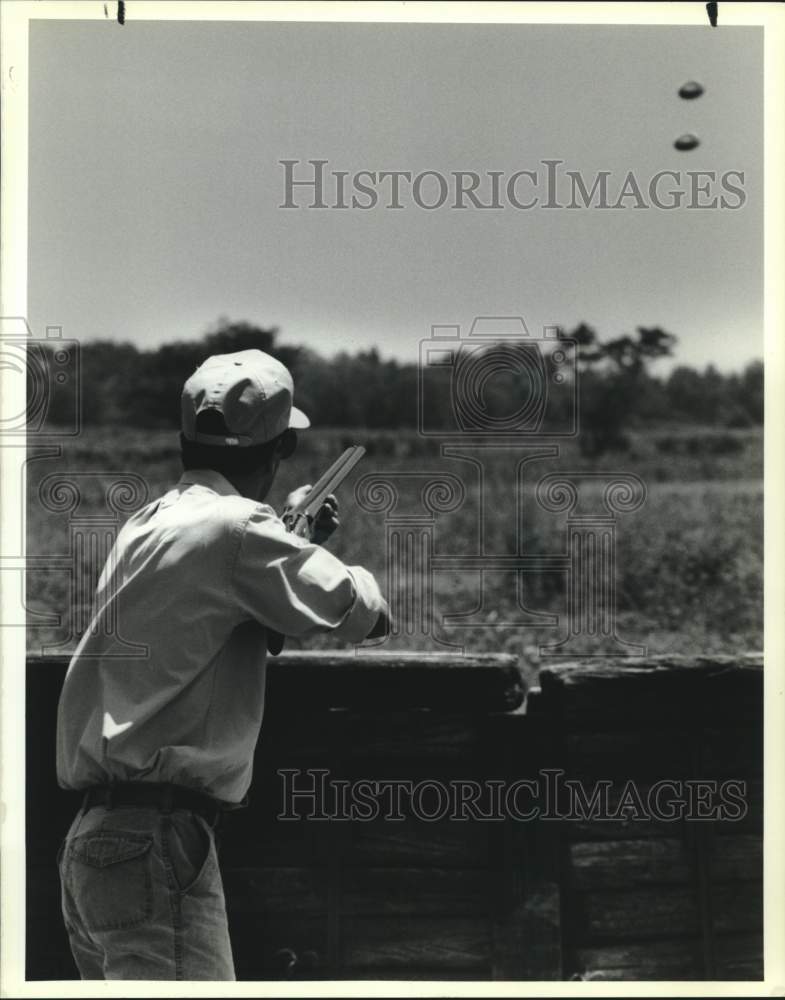 1989 Press Photo &quot;Teal&quot; flush on shooter at High Point Shooting Ground - Historic Images