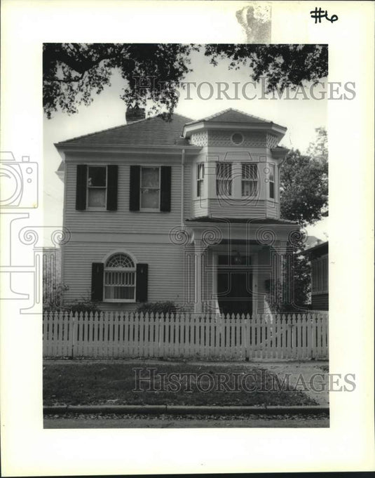 1990 Press Photo Transfers - House located at 2104 State Street, New Orleans - Historic Images