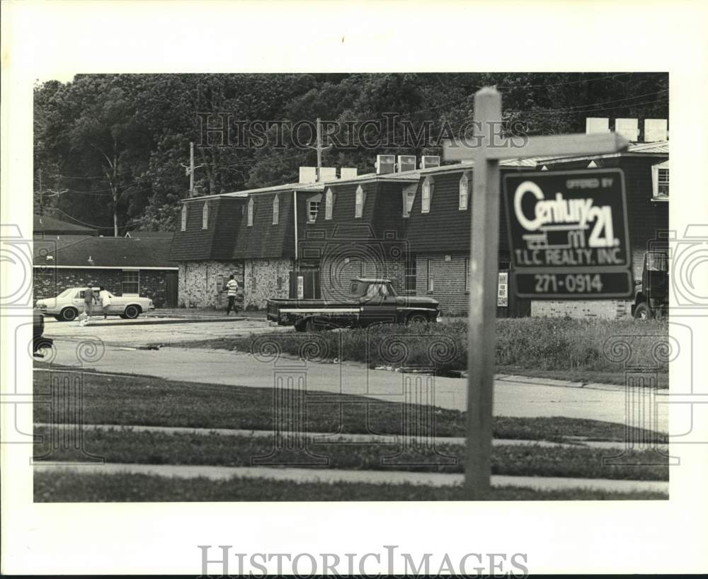 1988 Press Photo Houses on Jamie&#39;s Court for sale near apartment complex - Historic Images