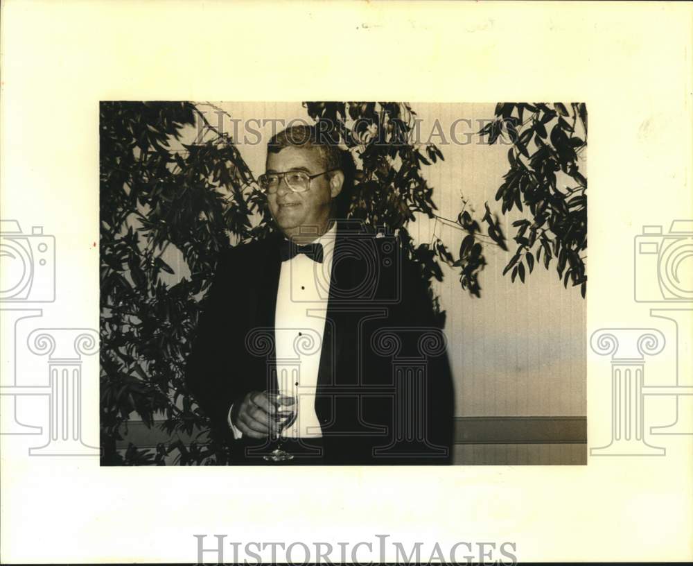 1988 Press Photo Philip James at Commodore&#39;s Ball Southern Yacht Club - Historic Images