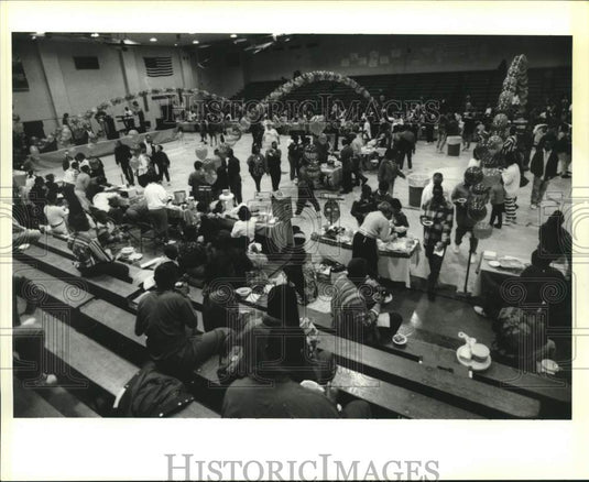 1994 Press Photo 14th International Food Fest at Dent Hall- Dillard University - Historic Images