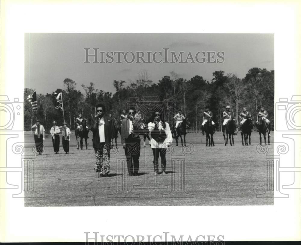 1993 Press Photo The Dixie Cups sings national anthem- Innisree Farms in Folsom - Historic Images