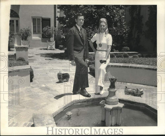 1973 Press Photo Mr. & Mrs. Fritz & Carole Ingram at 620 Ursuline home- Historic Images