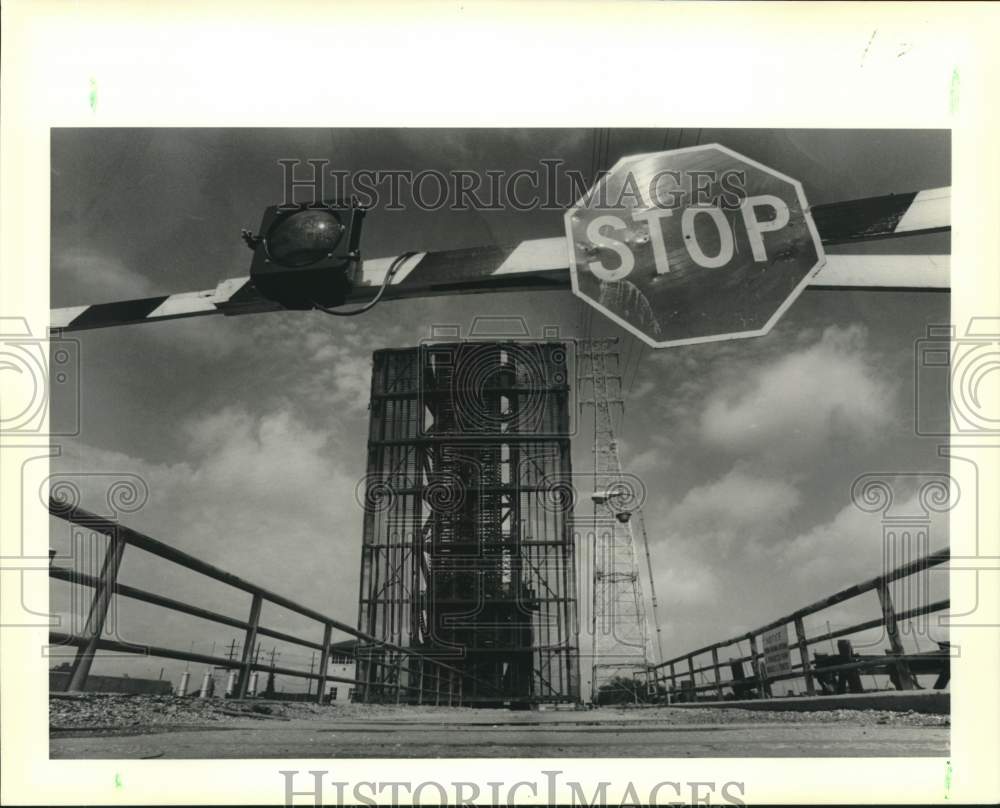 1989 Press Photo Drawbridge at Florida Avenue will open for traffic next Monday. - Historic Images