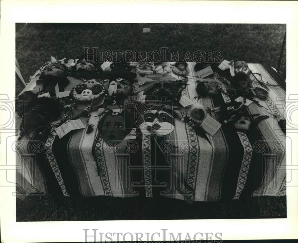 1993 Press Photo Hand made and painted Indian artifacts at Indian Pow Wow. - Historic Images