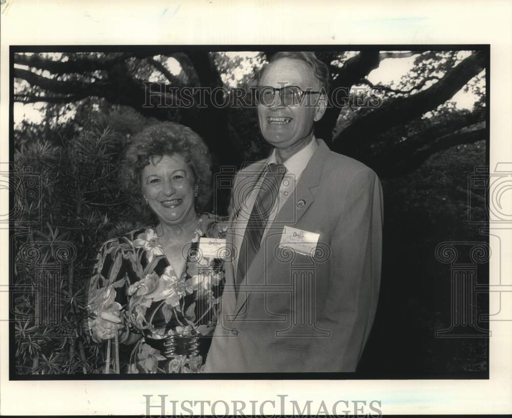 1990 Press Photo Jackie Janneck and John Frentz of the Concierge Association - Historic Images